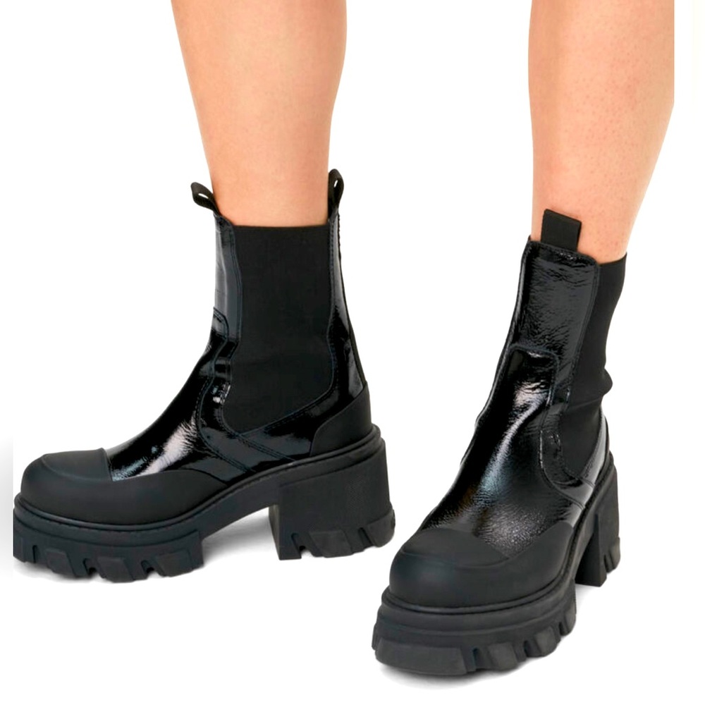 Ganni platform Chelsea boots in black patent sz 9 (EU 39)